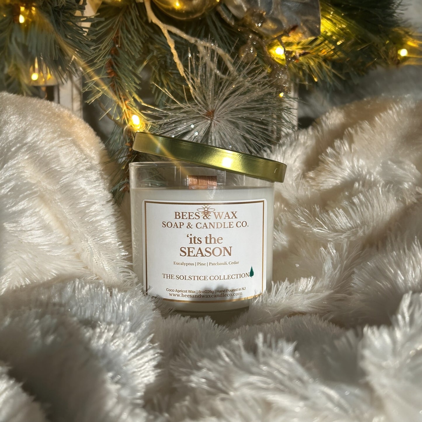 ‘It’s the season | 8 oz wooden wick | eucalyptus, pine & patchouli