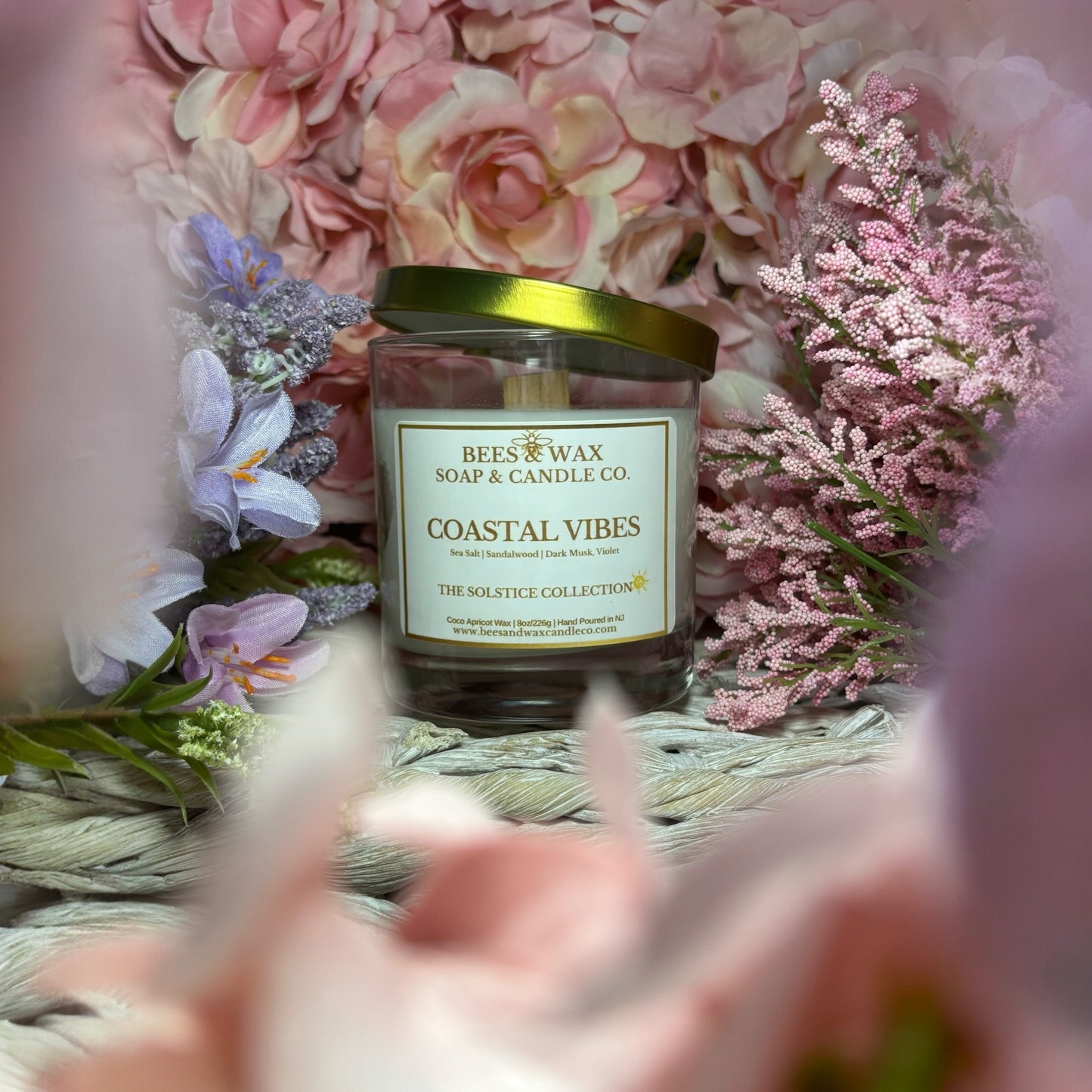 coastal vibes | 8 oz wooden wick | sea salt, sandalwood & dark musk