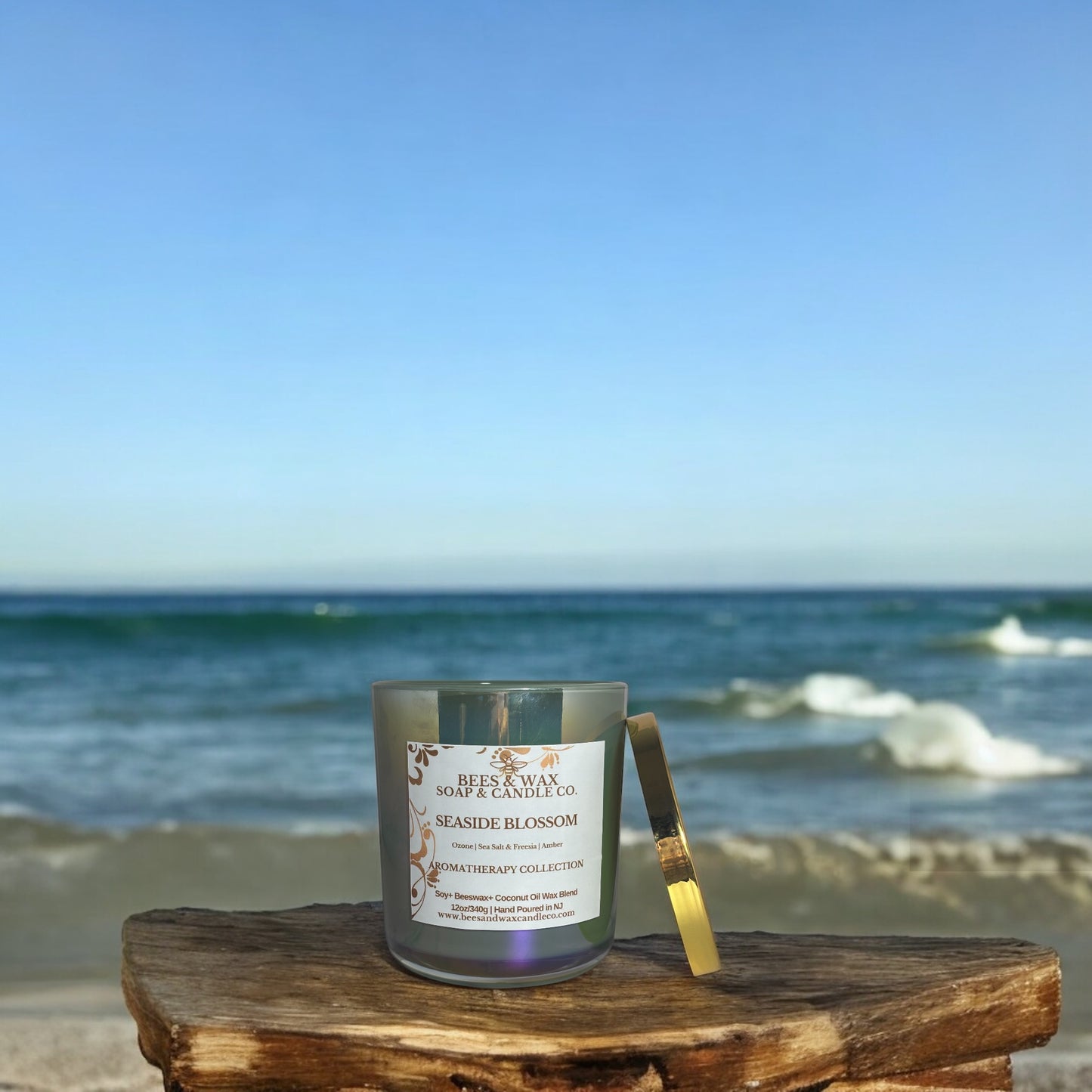 seaside blossom | wooden wick | pure ozone, sea salt, freesia & amber.